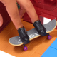 Imagen para el artículo titulado Tony Hawk y Hot Wheels lanzan una línea de diminutas zapatillas de skate que se usan con los dedos